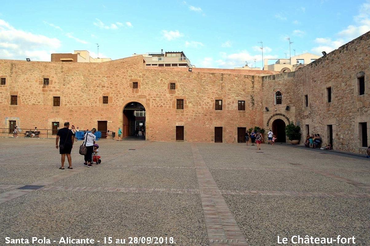 23 SANTA POLA CHATEAU FORT ET PLACE GLORIETA (14).JPG